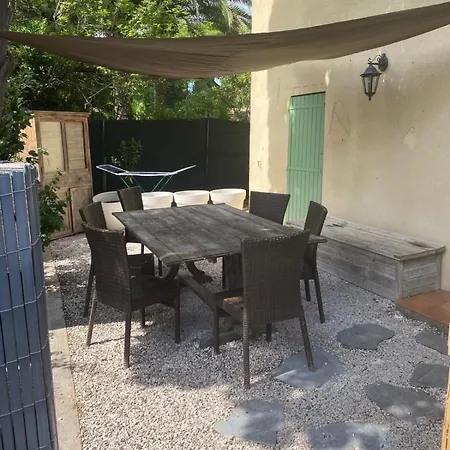 Charming Garden Lorettes